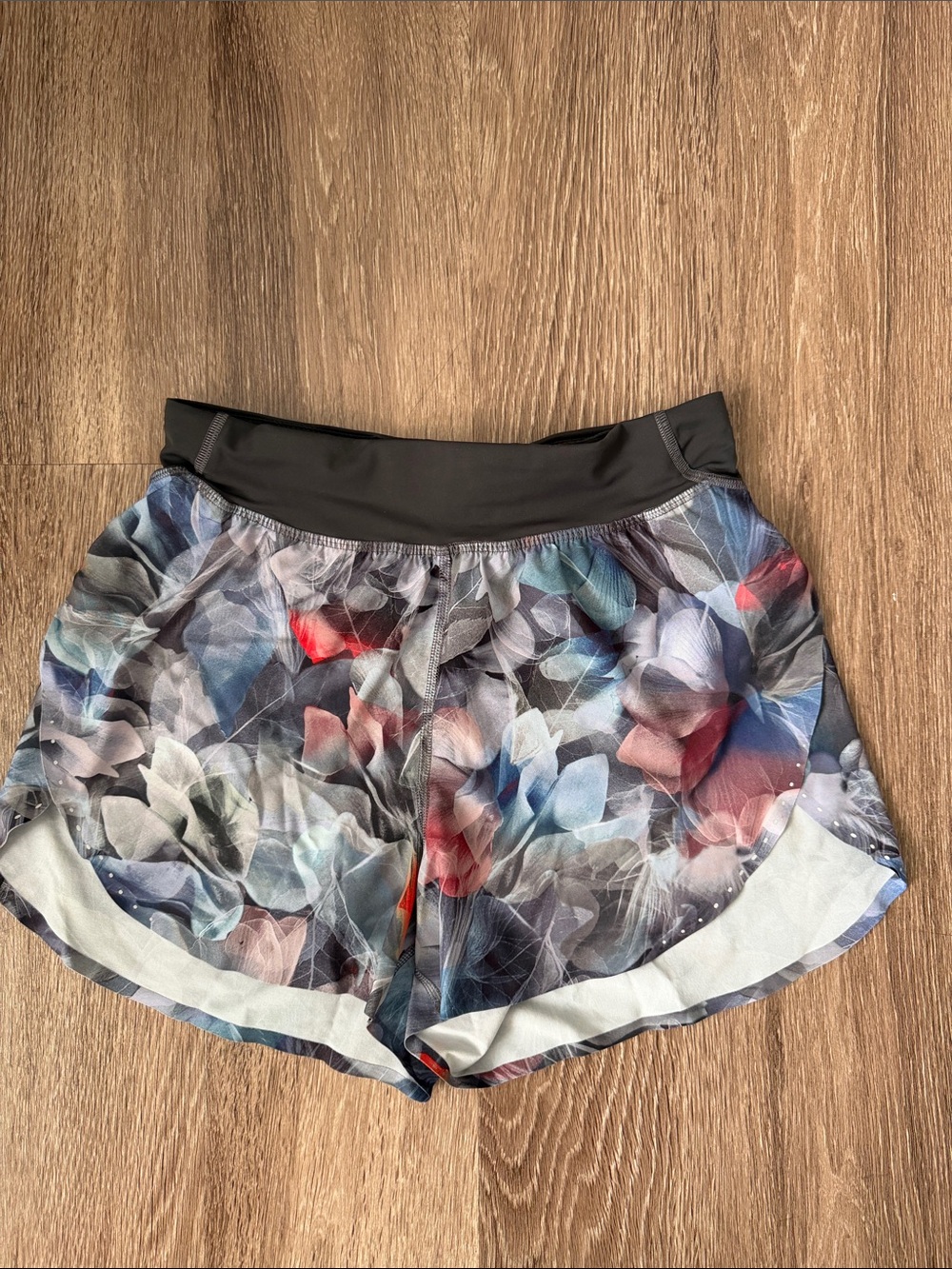 Fast and Free Mid-Rise Split Short 3